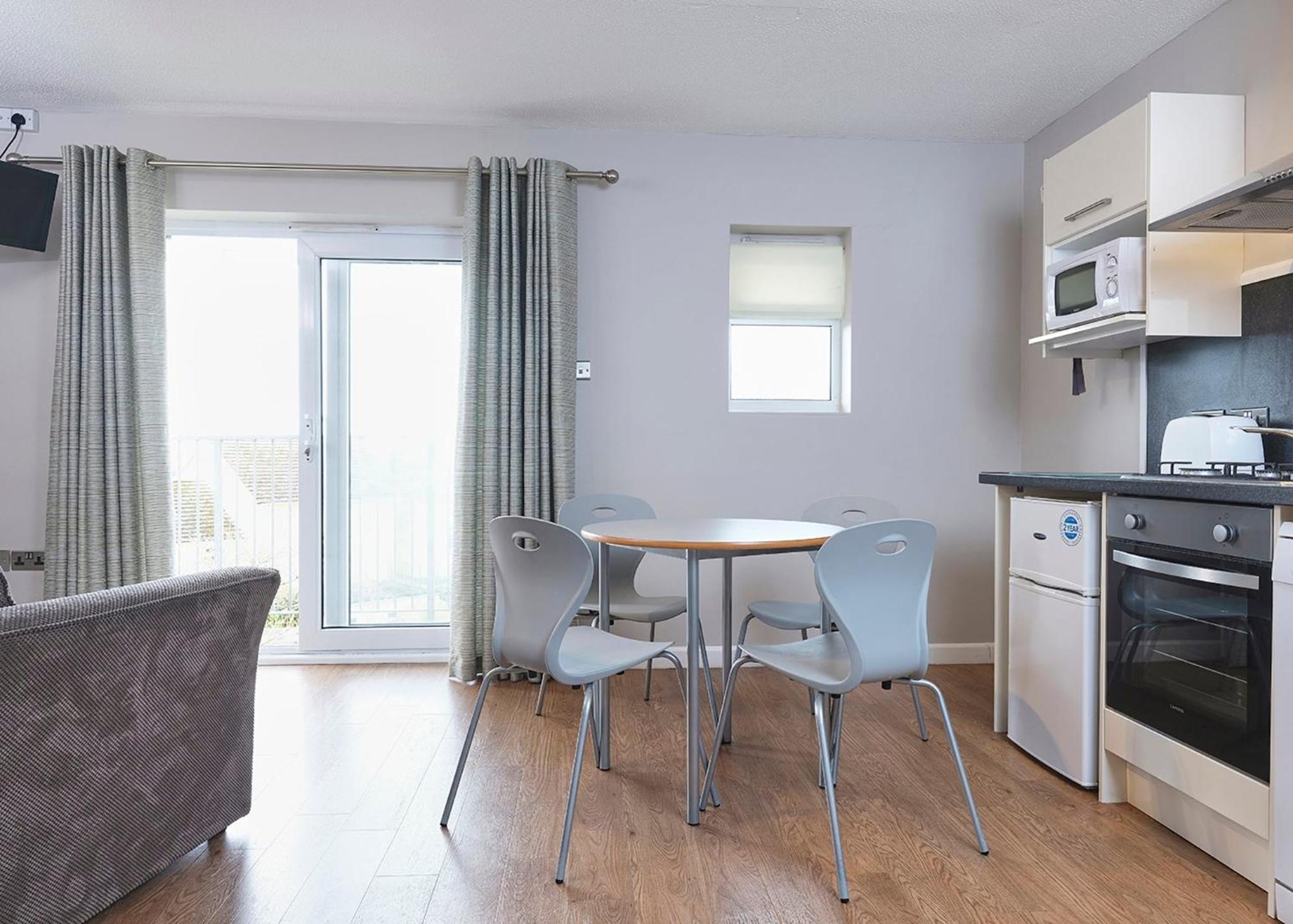 Golden Coast Holiday Park 호텔 울러컴 객실 사진
